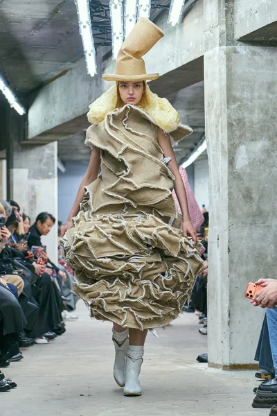 Look 3